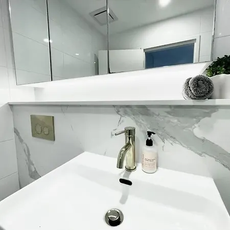 Skypark Oasis Retreat 2Br@ Close To Olympicpark Sydney Exterior photo