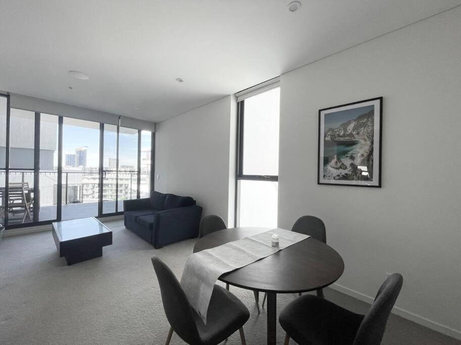 Skypark Oasis Retreat 2br@ Close To Olympicpark * Sydney